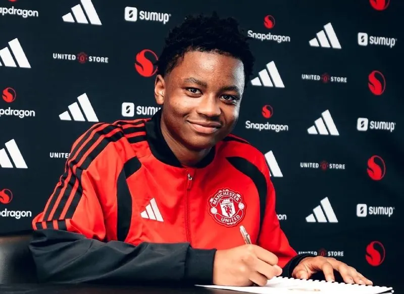 Post by “MANCHESTER UNITED 🔴” from September 28, 2026