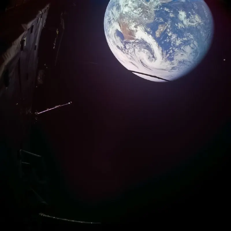Пост канала «Rings & Moons» от 28 сентября 2026 г.